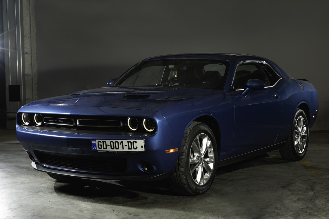Dodge Challenger thumbnail 5