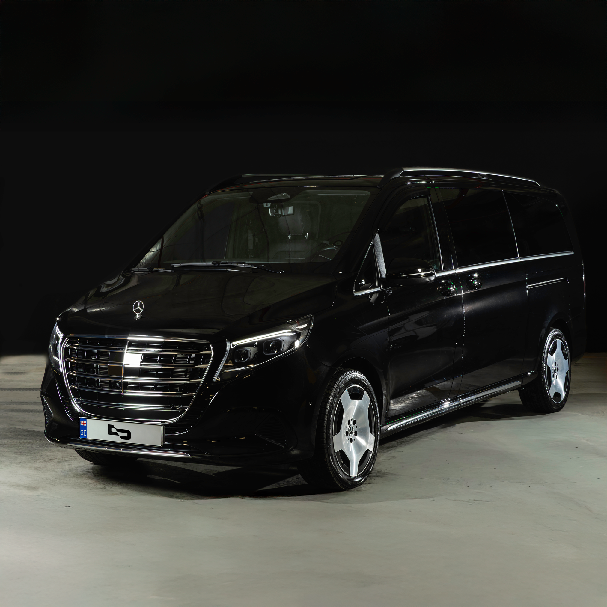 Mercedes V 300 thumbnail 2
